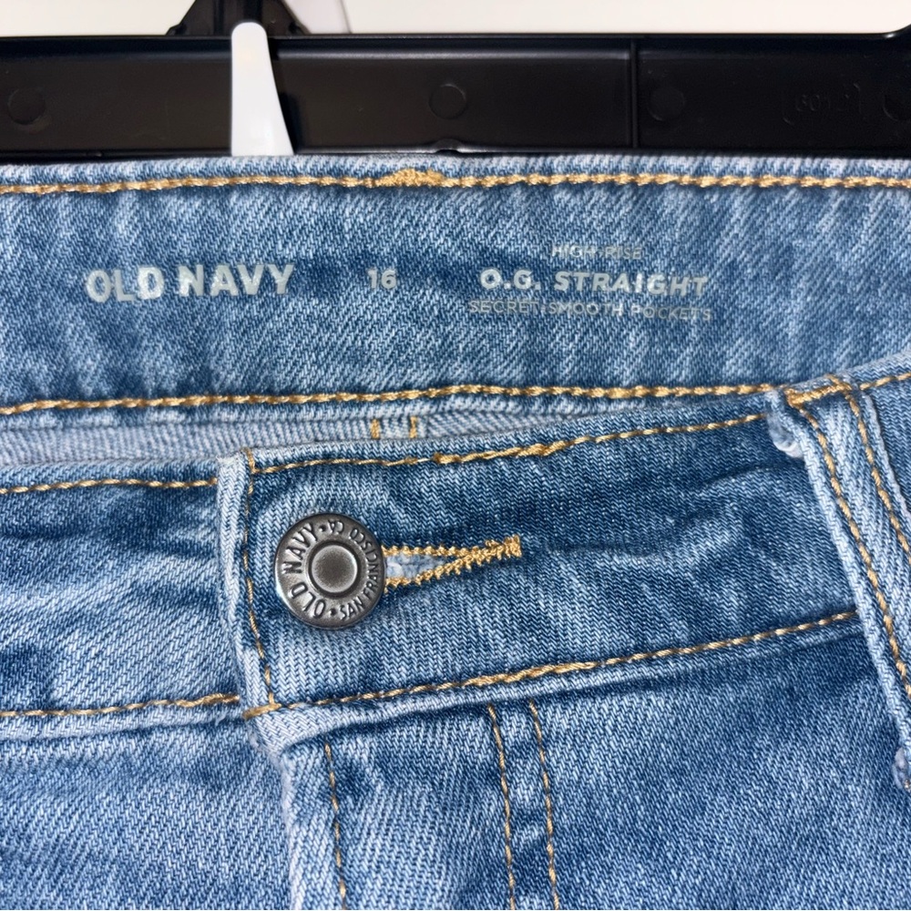 Old Navy Distressed Light Blue OG straight jeans - Picture 5 of 7